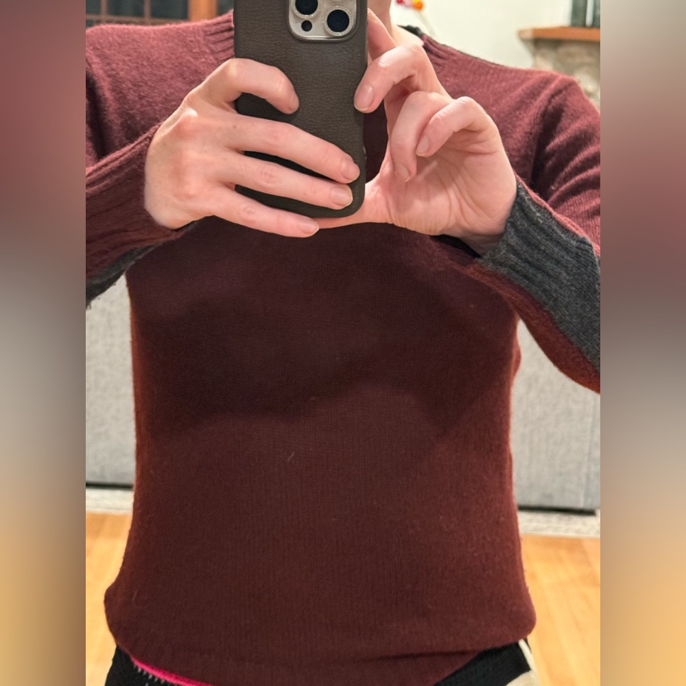 360Cashmere Men’s Colorblock Cashmere Crewneck – XS
MSRP: $300